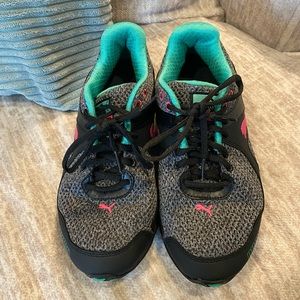 Puma tennis shoes, size 8